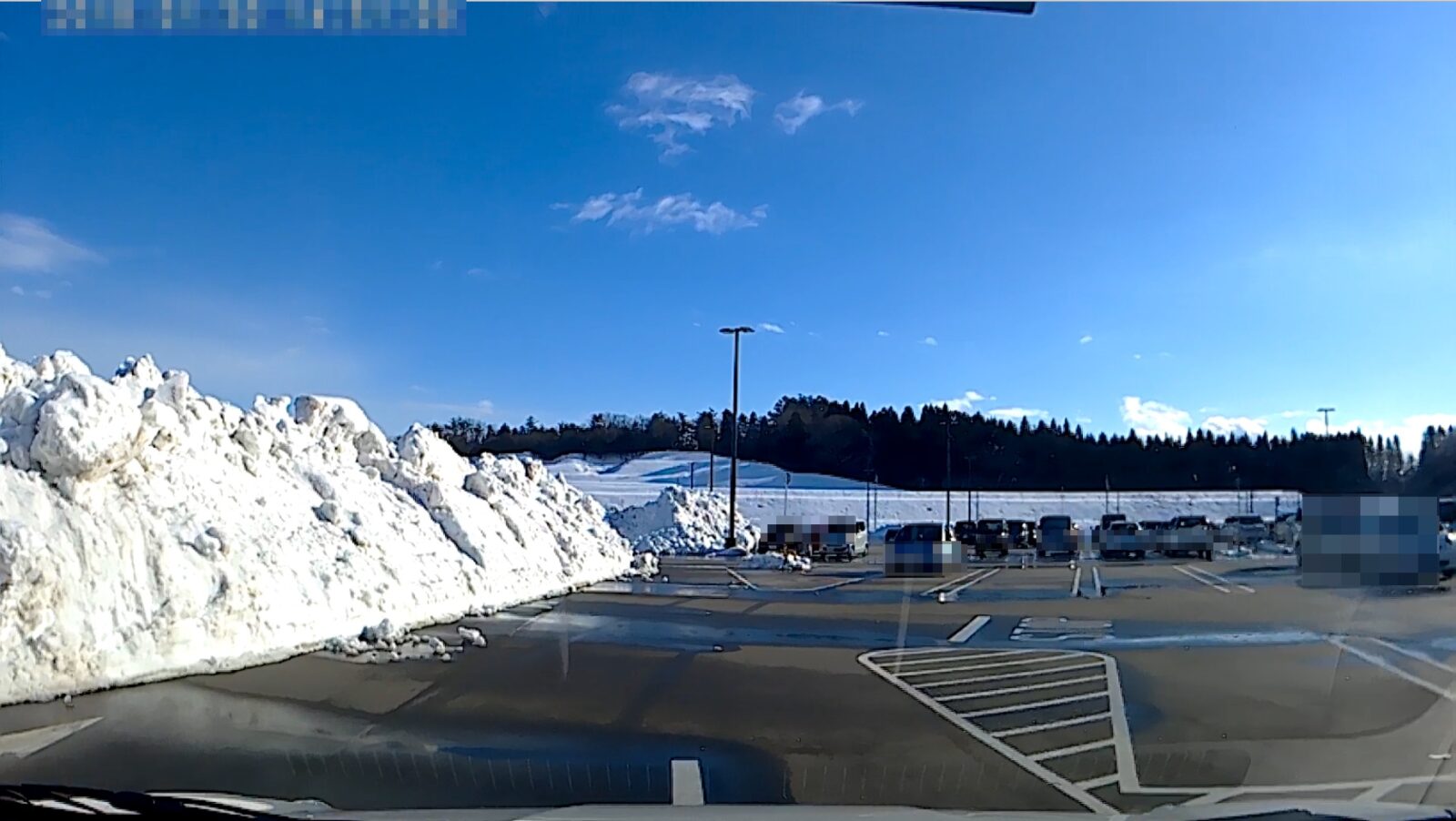 雪のコストコ駐車場