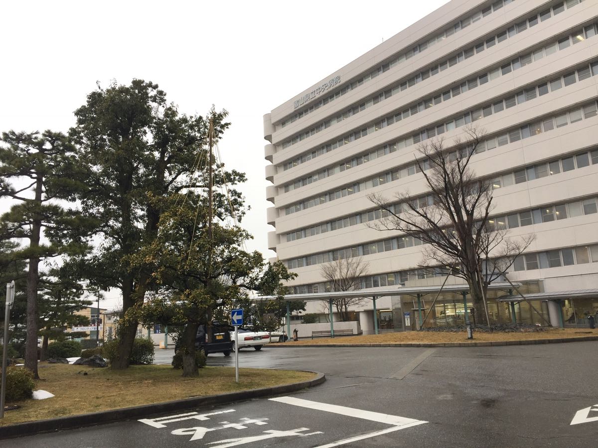 富山県立中央病院　駐車場
