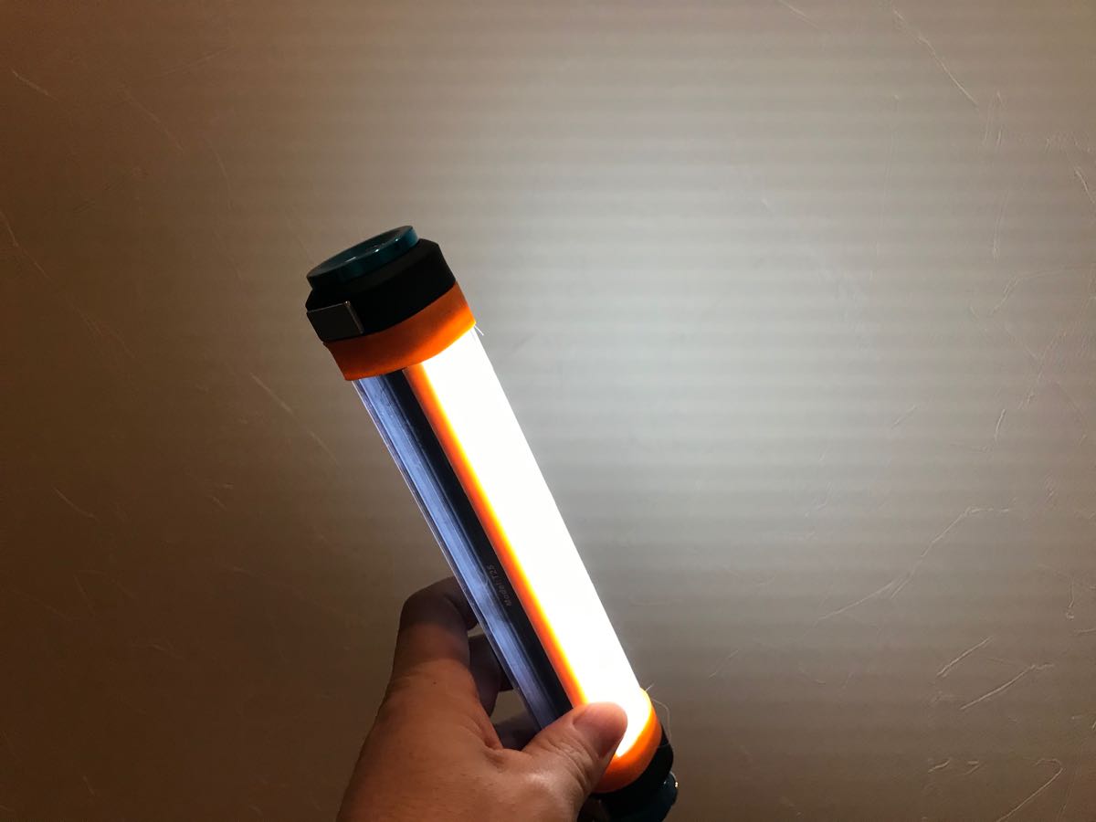 バッテリー内蔵多機能LEDライト