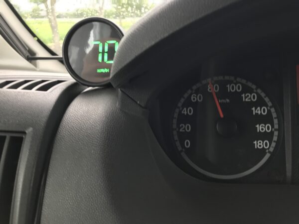 GPSスピードメーター70キロ