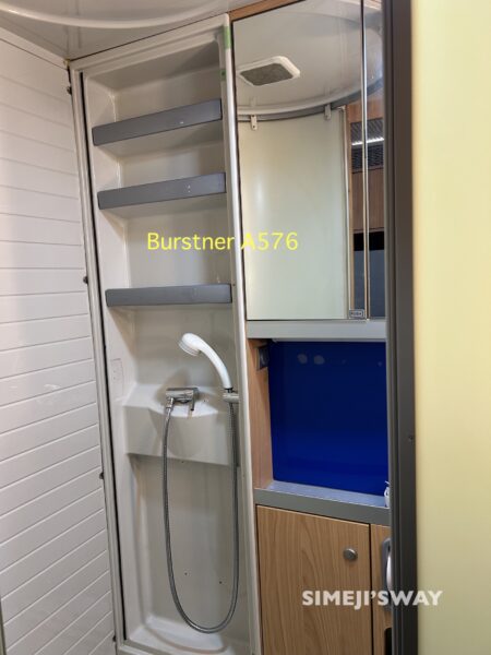 burstner a576のシャワールーム
