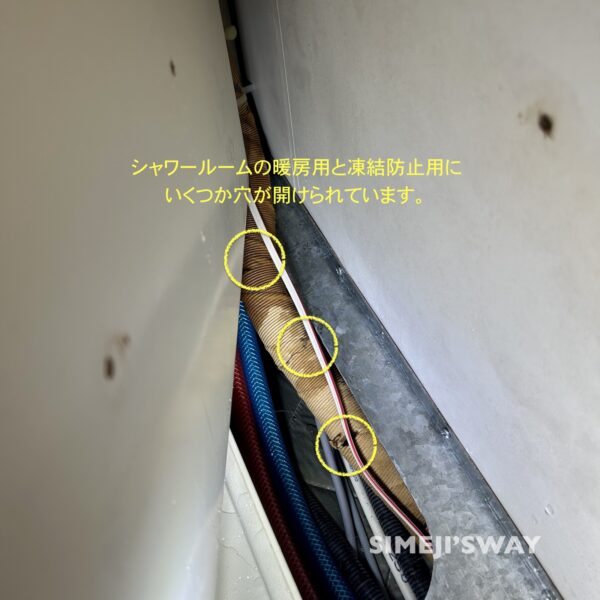 FFヒーターホースに雑に穴があいてます