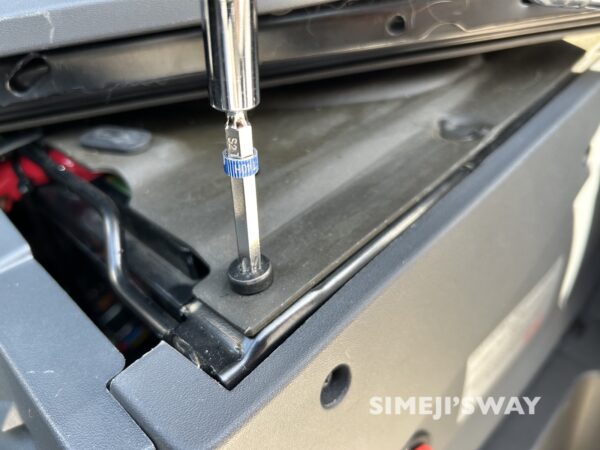 トルクスのT40で緩めます