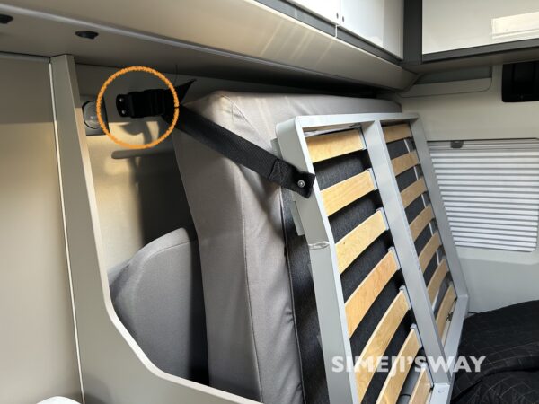 ベッドの跳ね上げ完了