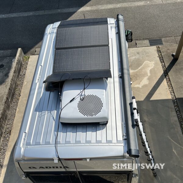 ducato l2h2の屋根にソーラーパネルを広げる