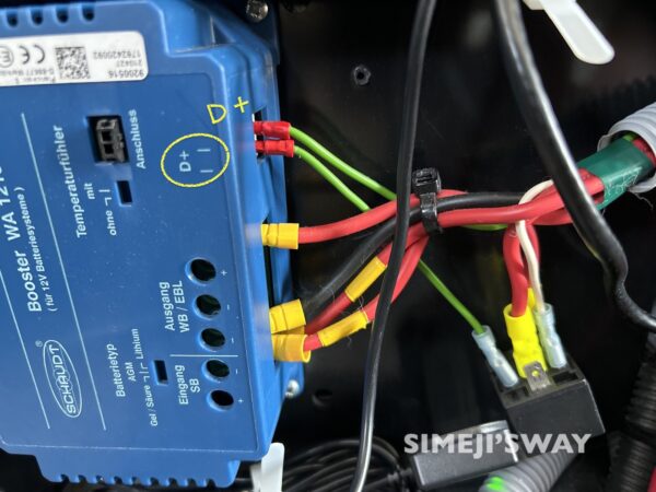 走行用充電器を制御するd+配線はschaudtから分岐します